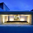HOUSE M　『ガレージハウス　×　中庭のある平屋』の写真 外観－夜景01