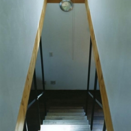 寺尾西の家 (室内階段)