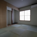 Yokono ARK 『３つの中庭をもつ家』の写真 琉球畳を敷き詰めた和室
