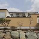 Yokono ARK 『３つの中庭をもつ家』の写真 中庭を囲む外観
