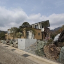 Yokono ARK 『３つの中庭をもつ家』の写真 アプローチ階段・外観