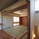 桜台の呼吸する家　『吹抜けのある戸建てのリノベーション』の写真 床の間のある和室