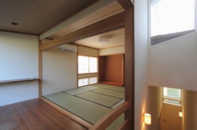 床の間のある和室 (桜台の呼吸する家　『吹抜けのある戸建てのリノベーション』)