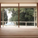 MUKURI houseの写真 テラスと繋がりのあるリビング