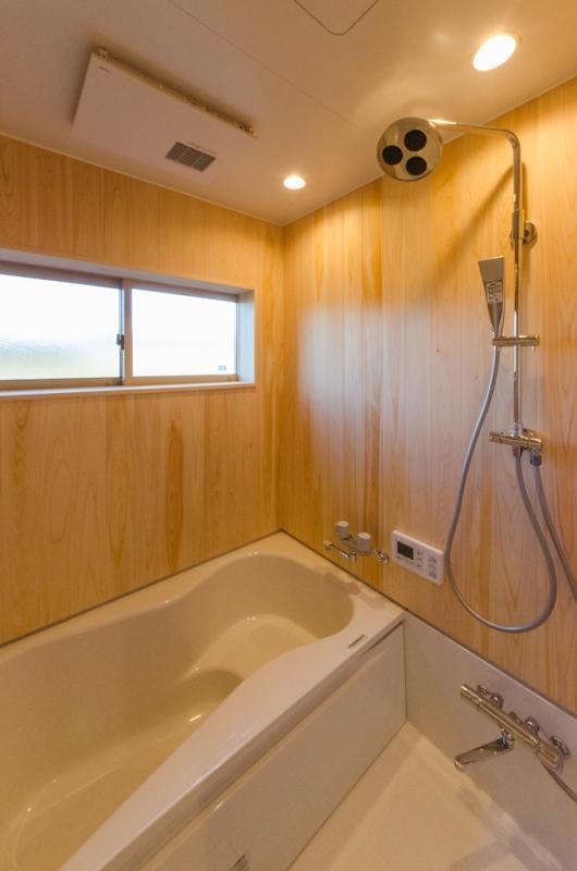 バス/トイレ事例：浴室（『黒瀬の家』 赤瓦の日本家屋リノベーション）