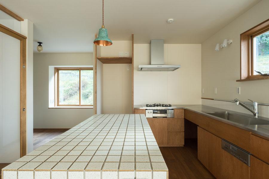キッチン事例：2階キッチン（玄関を共有する二世帯のリノベーション：『青葉区の二世帯住宅』）