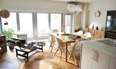 ブリュッセルのアパートメントのように、家族が心地よく過ごせる空間に暮らしたい (リビングダイニング)