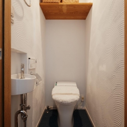 y邸・子ども達のために　自然素材で楽しくリノベーション (トイレ)