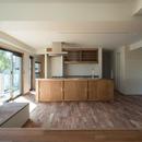 椅子にもなる小上がりのある家：『杉田のリノベーションＢ』の写真 キッチン
