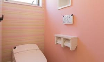 ピンク色のトイレ｜Casa Bonita（かわいい家）
