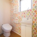 Casa Bonita（かわいい家）の写真 可愛らしい壁紙のあるトイレ