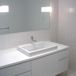 ミニマルバスルーム｜木造住宅２階の洗面浴室のリフォーム｜ (洗面　バスルーム)