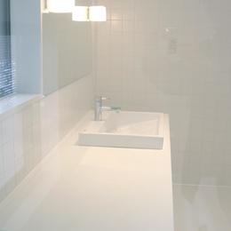 ミニマルバスルーム｜木造住宅２階の洗面浴室のリフォーム｜ (洗面・バスルーム)