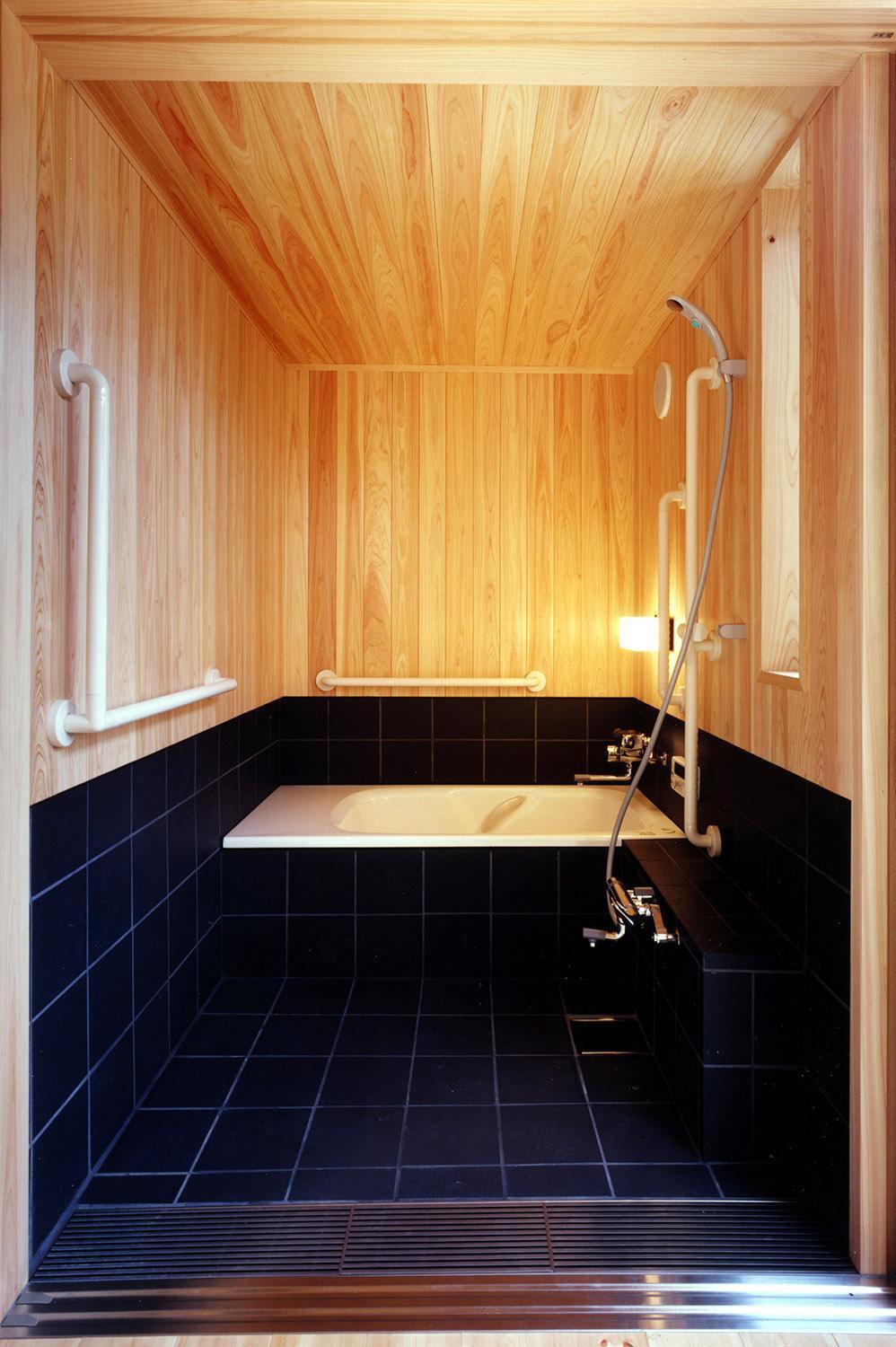 バス/トイレ事例：浴室（木造スケルトンの家）