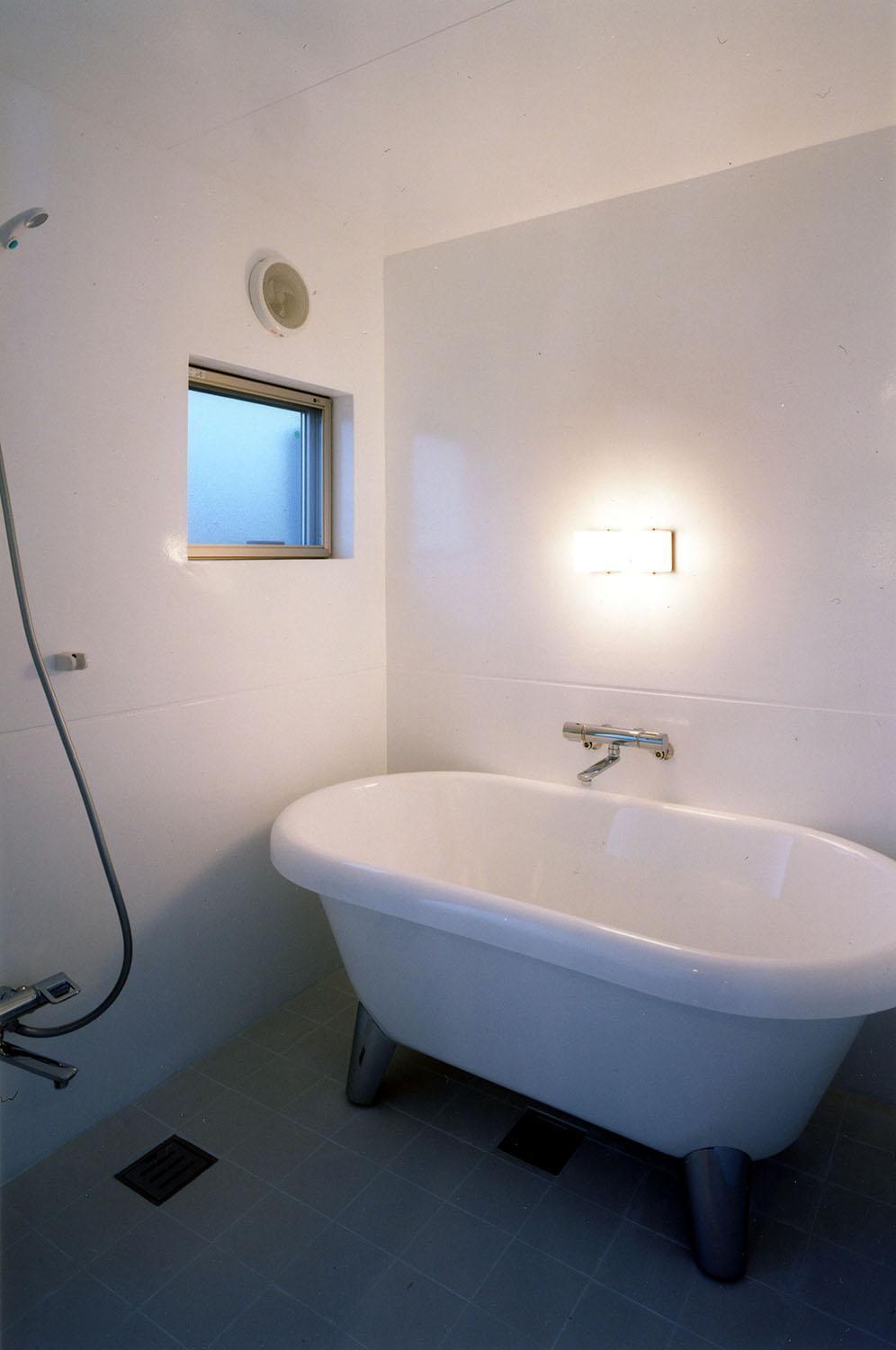 バス/トイレ事例：浴室（ガレージの家）