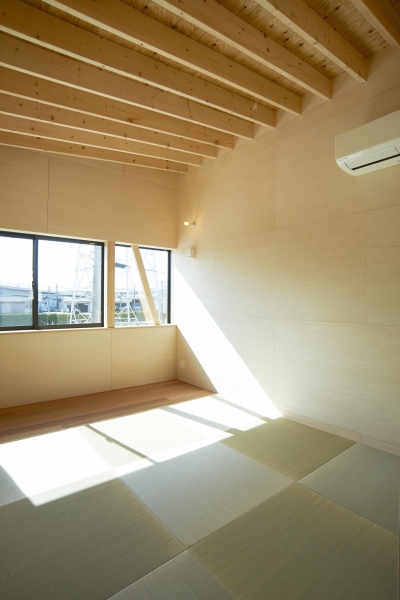 和室 (『神領の住宅』 〜 操車場を眺める水平連続窓のある家 〜)
