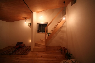 階段 (9坪とロフトのおうち)