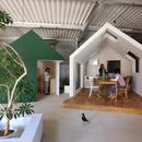 倉庫の中に家型の体験施設を並べたオフィス（近江八幡のワークスペース『はちぷちひろば』）の写真 ＬＤＫ