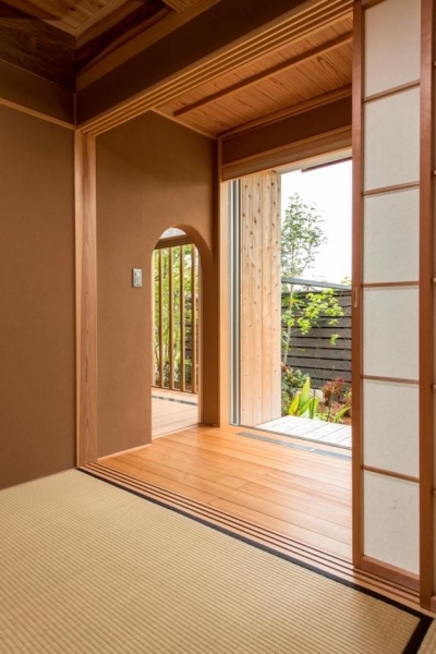 濡れ縁（ぬれえん）とは？住まいの内と外を豊かにつなぐ魅力に迫る