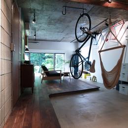 COSTA—部屋の真ん中に自転車を吊るして (玄関)