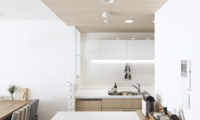 キッチンにある作業カウンター｜建築家とつくりあげた理想のリノベーション空間