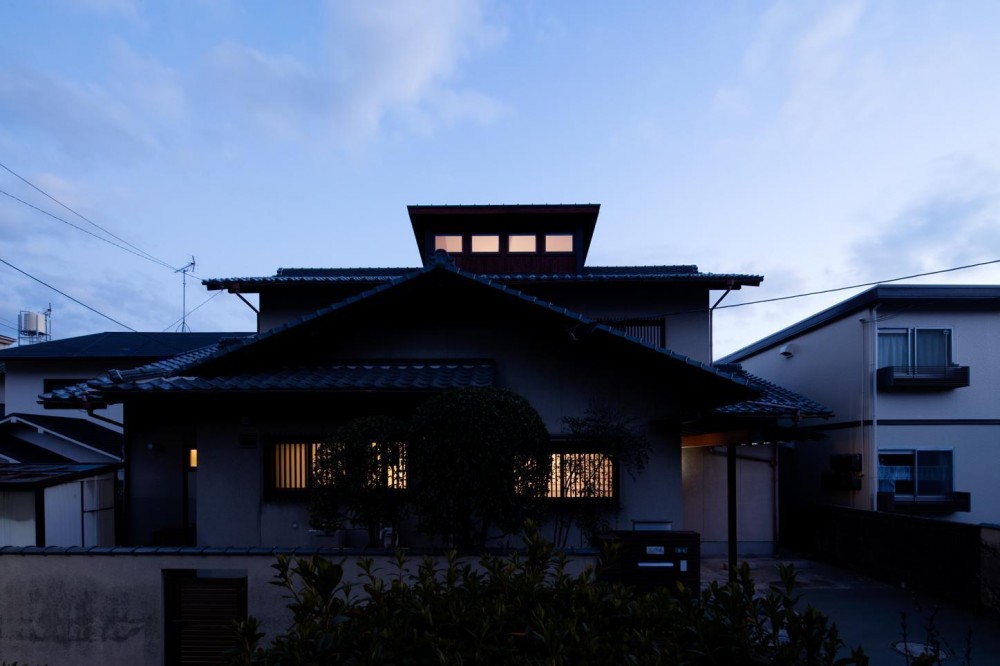 高野俊吾建築設計事務所「光と風を取込む階段を中心としたリノベーション　－ＨＯ邸リノベーション－」