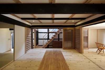 家族室 (今井町の家ー伝統的町家を新しく開発した耐震フレームで現代のライフスタイルにあったリノベーションを実現ー)