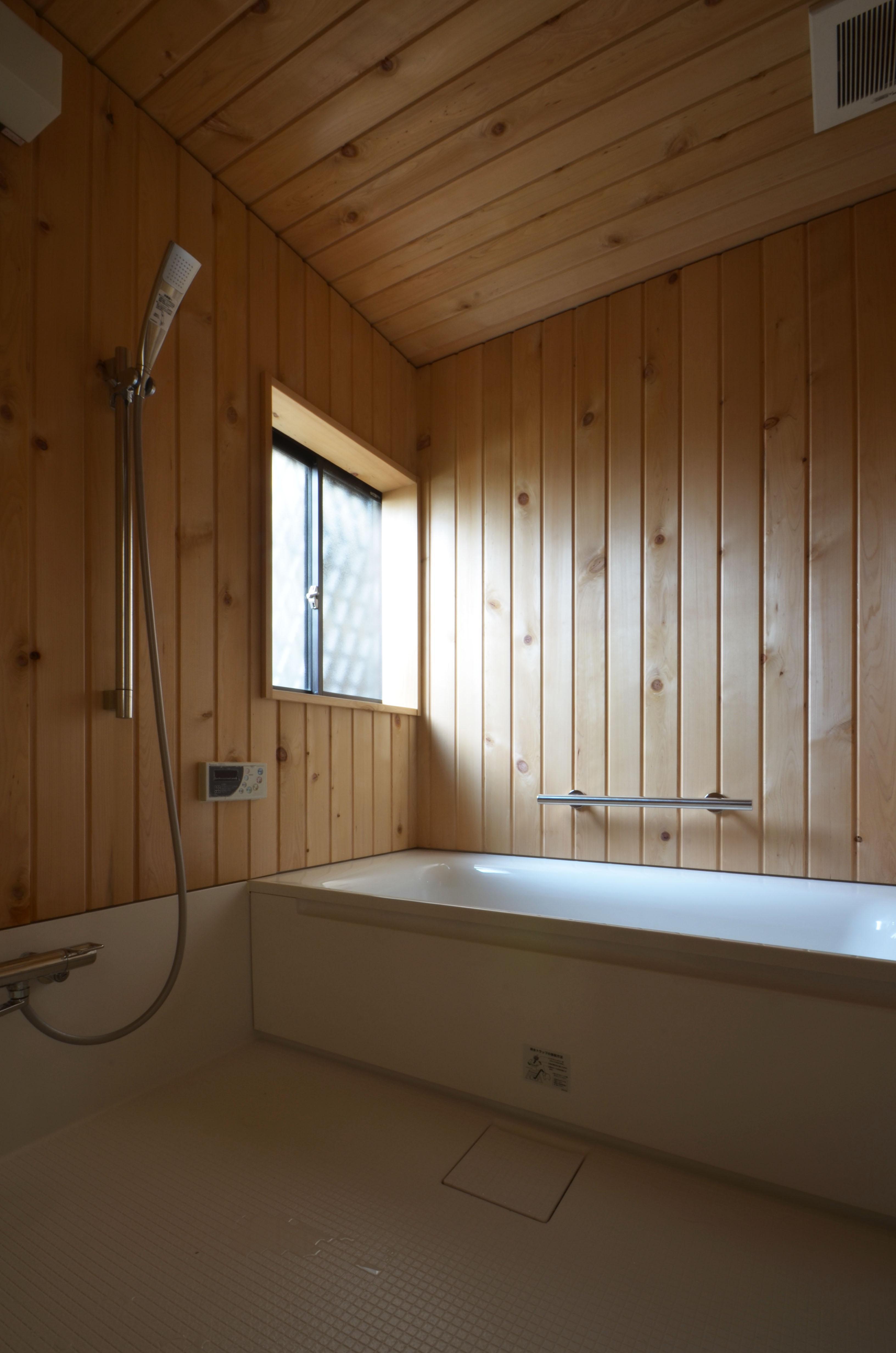 バス/トイレ事例：青森ヒバの浴室（荻窪Ｋ邸－二世帯住宅を一世帯で使用、こだわりの部分リノベーション－）