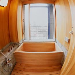 スタジオ鳥村ビル (魚眼レンズで撮影した9階の展望風呂です。)