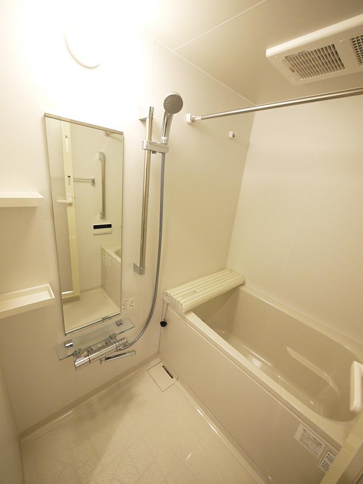 バス/トイレ事例：バスルーム（木造アパートを2LDKの一軒家へフルリノベーション）