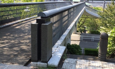 鶴牧西公園歩道橋 (親柱1)
