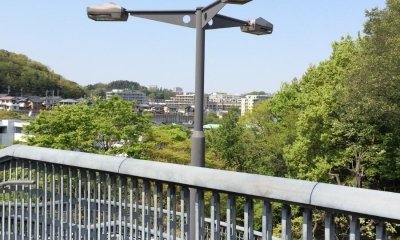 鶴牧西公園歩道橋 (ハイポール照明1)