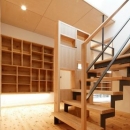 當麻寺参道の家の写真 オープン型階段と壁収納