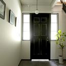 暮らし方自由自在　「KNY　2-11」の写真 エイジング加工を施した玄関ドア。