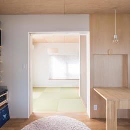 ２階リビング (築９０年の木造住宅を二世帯にリノベーション：『横須賀市久里浜・戸建二世帯リノベーション』)