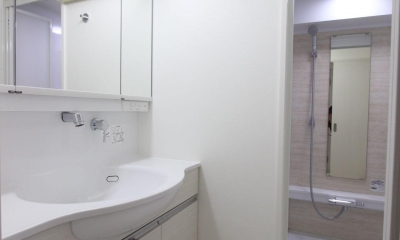 洗面室｜ロフト＋W.I.C.のある、よくばり1DK！30平米の空間を有効利用。