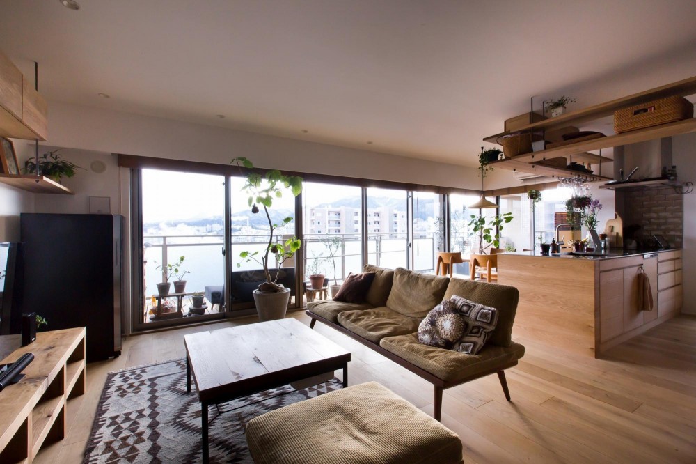 ALTS　DESIGN　OFFICE（アルツデザインオフィス）「猫と植栽と家具をテーマにしたマンションリノベ（におの浜マンションリノベーション）」