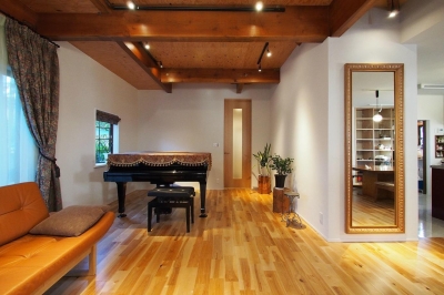 ピアノスペース (別荘空間を楽しむ家)