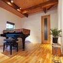 別荘空間を楽しむ家の写真 ピアノスペース