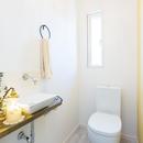 2×4住宅を二世帯にリフォーム〜外国風インテリアにの写真 トイレ