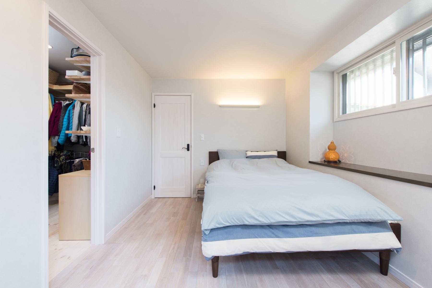 ベッドルーム事例：寝室（2×4住宅を二世帯にリフォーム〜外国風インテリアに）