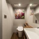 石張り壁のあるフルリノベーション：『品川区五反田のリノベーション』の写真 洗面室