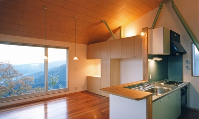 熱海・自然郷の家 (景色を見ながら料理をつくりたい…キッチン)