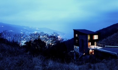 熱海桜沢別荘地のの共鳴BOX (熱海の絶景の夜景を見下ろす事ができるロケーション)
