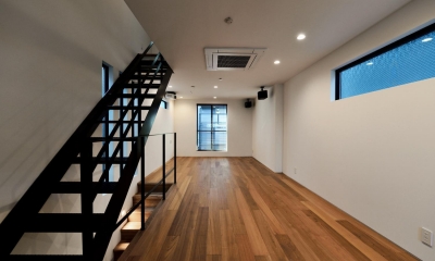 2Ｆ：LDK｜世田谷区N様邸 輸入タイルや3種類の床材など素材を楽しむ家