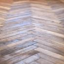 世田谷区N様邸 輸入タイルや3種類の床材など素材を楽しむ家の写真 3F：ヘリンボーンの床