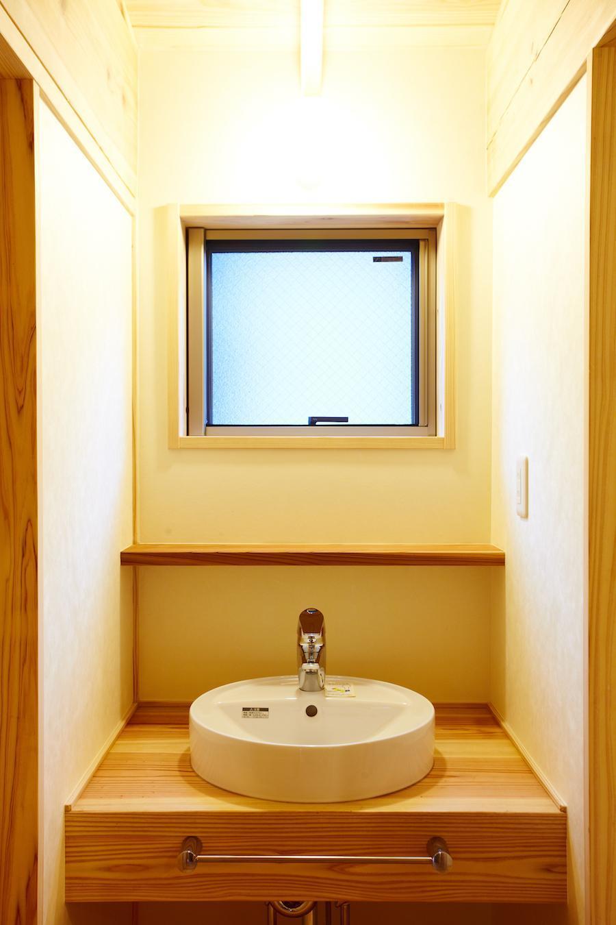 バス/トイレ事例：洗面コーナー（結　〜丸窓のある木の家〜）