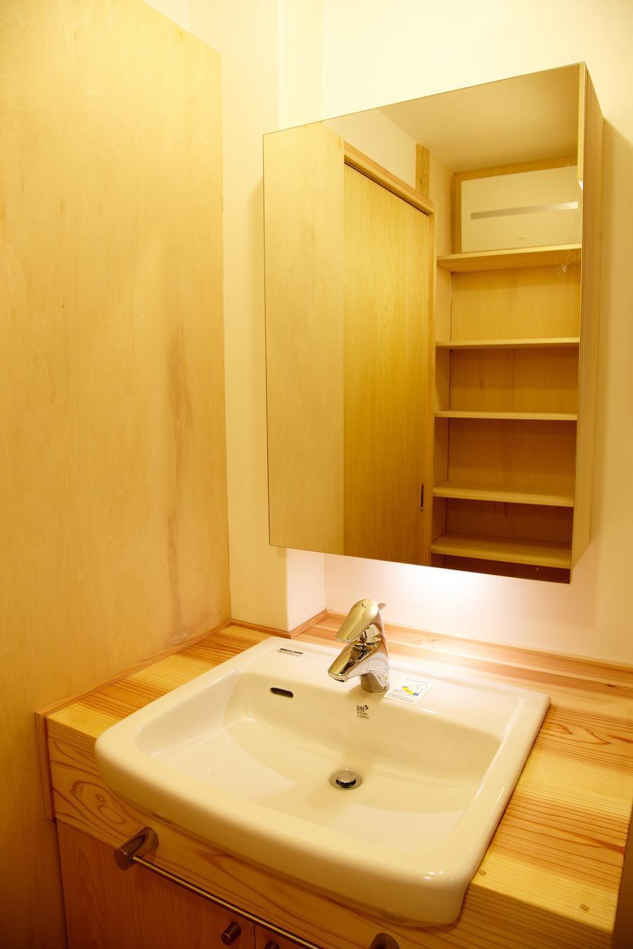 バス/トイレ事例：洗面室（結　〜丸窓のある木の家〜）