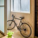築80年！空き家を再生した「リノベーションアパートメント」～小屋のような家・小屋空間で人気～の写真 土間のある部屋：自転車が置ける室内空間
