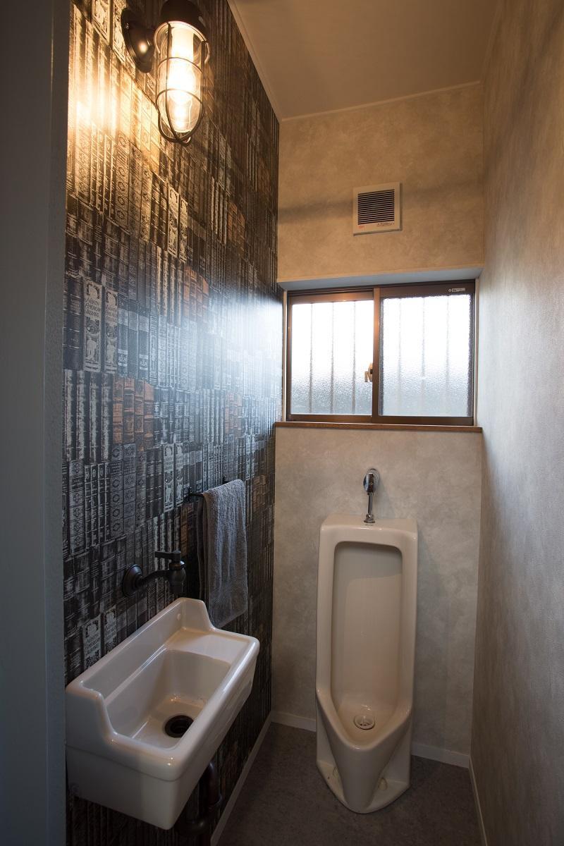 男子トイレ 家族が皆のびのび暮らせる家 Scribble バス トイレ事例 Suvaco スバコ